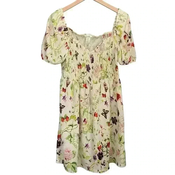 H&M Dresses & Skirts - H&M Smocked Top Picnic Dress